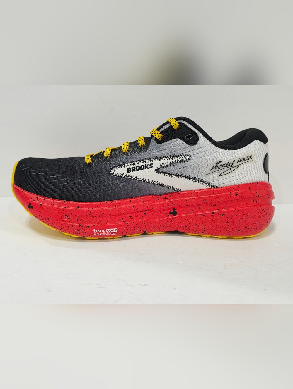 Brooks Ghost Max 2 MICKEY MOUSE RunDisney 2025 Red Black Women's Medium 9 B New - Picture 15 of 16